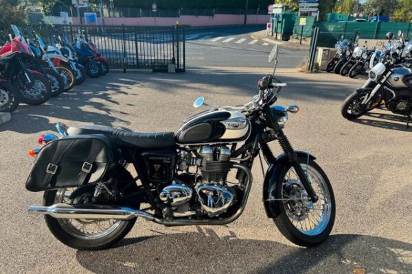 TRIUMPH BONNEVILLE 865cc