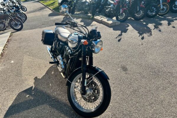 TRIUMPH BONNEVILLE 865cc