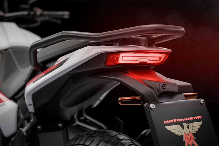 ARRIÈRE TRAIL MOTO MORINI ALLTHRIKE 450_